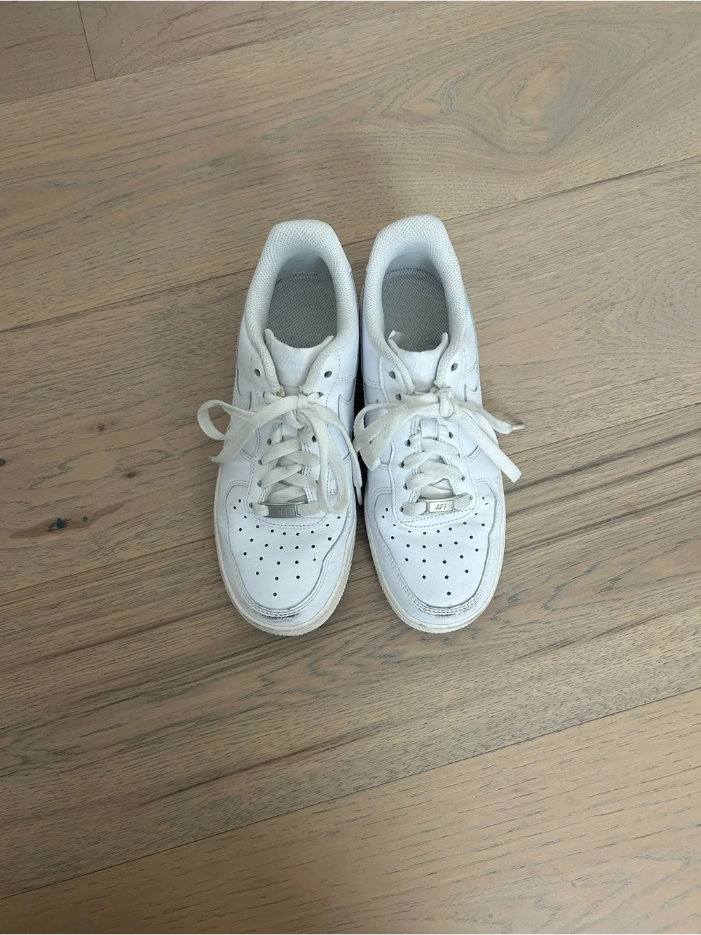 Nike classic low